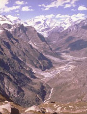 カシミール地方の山岳風景