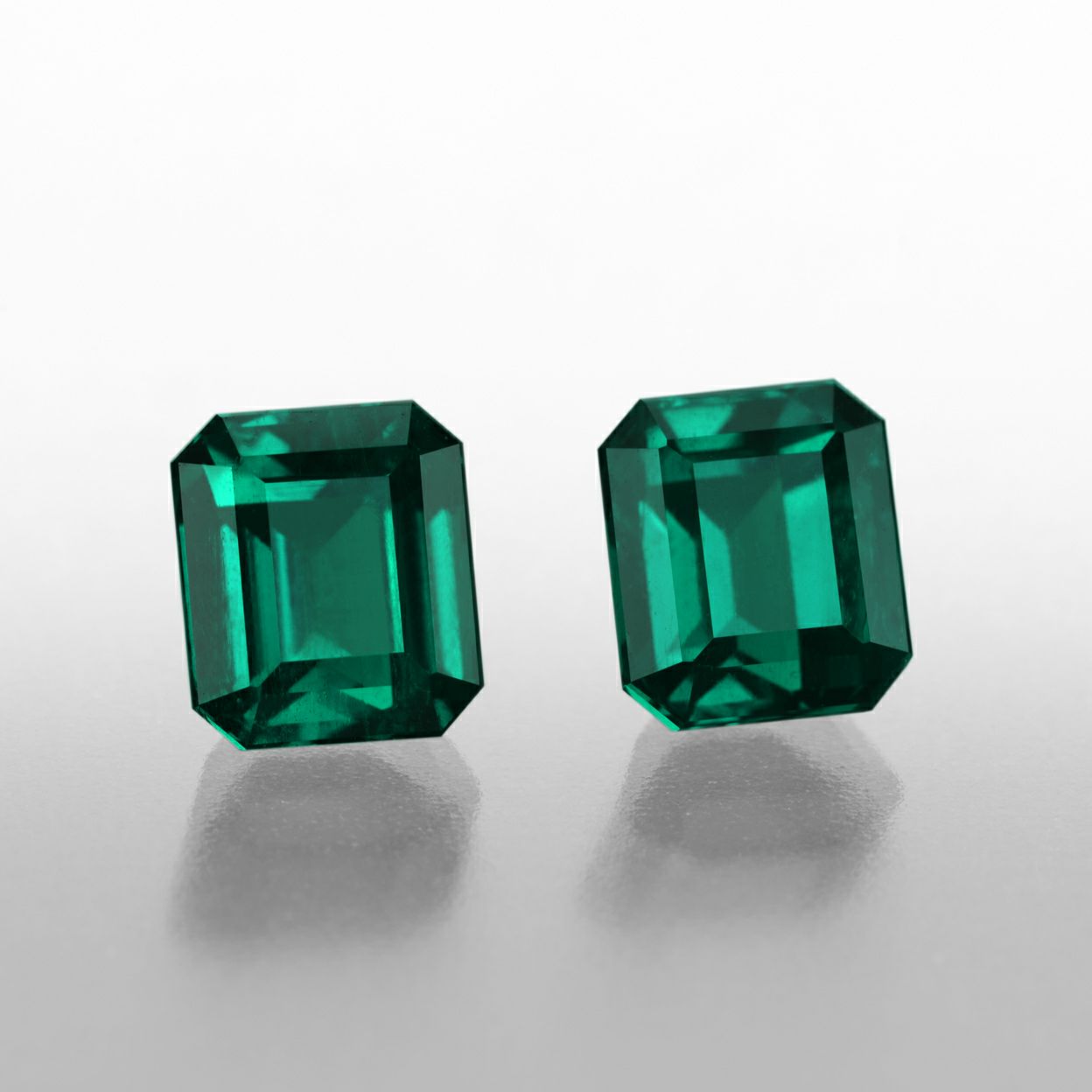 コロンビア産エメラルドペア1.31ct1.29ct(GIA宝石鑑別書付)【F1 