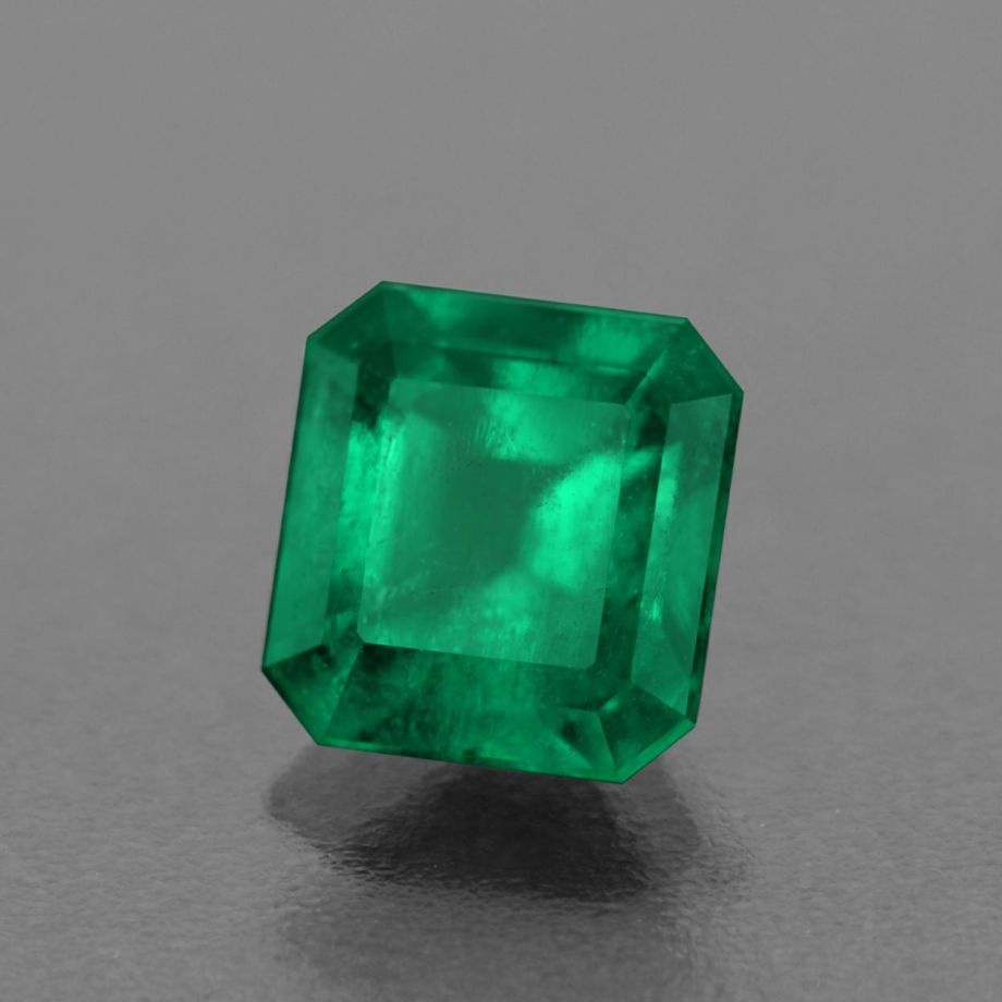 コロンビア産ムゾー鉱山エメラルド0.43ct(中央宝石研究所宝石鑑別書付)