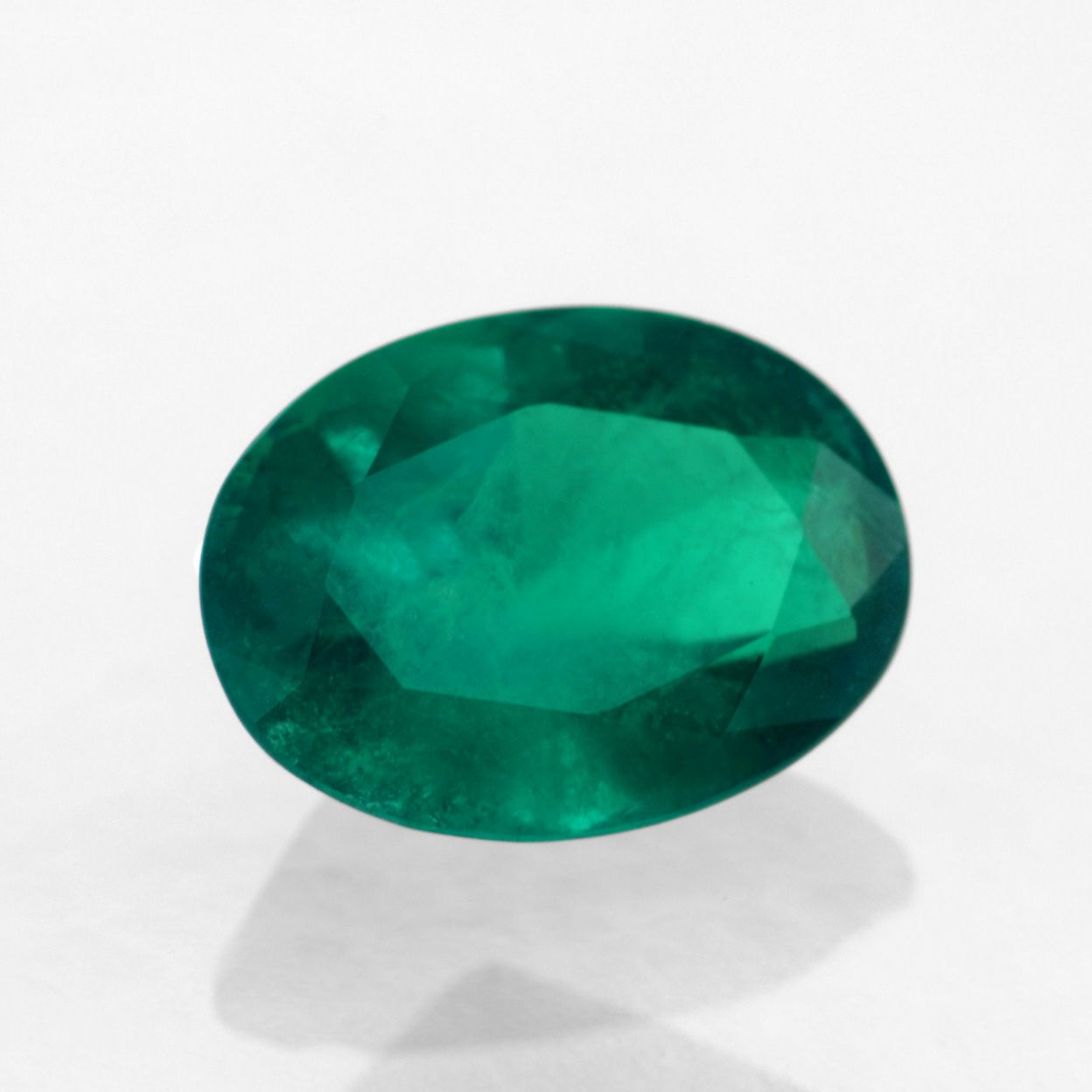 コロンビア産ムゾー鉱山エメラルド1.47ct（中央宝石研究所宝石鑑別書付 