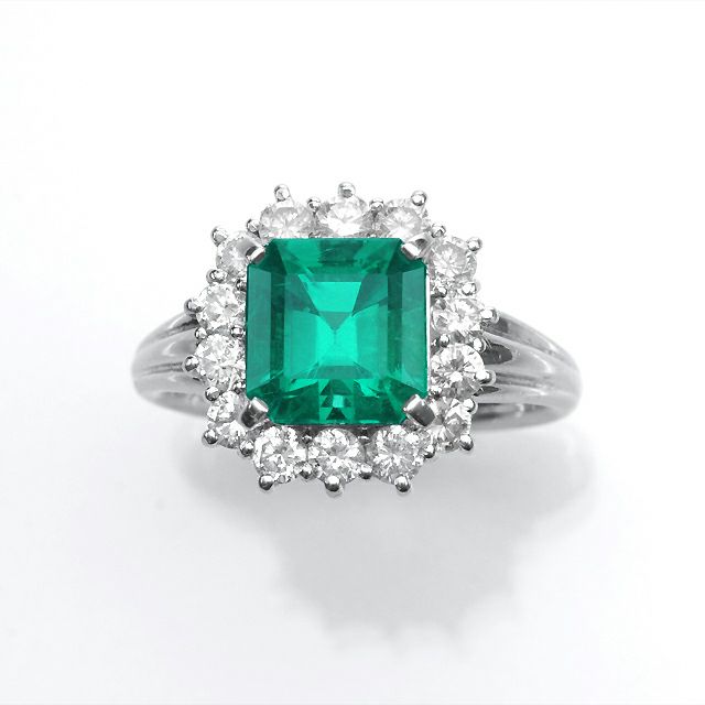 コロンビア産エメラルド2.47ctプラチナリングダイヤ0.95ct付(中央宝石研究所宝石鑑別書付)