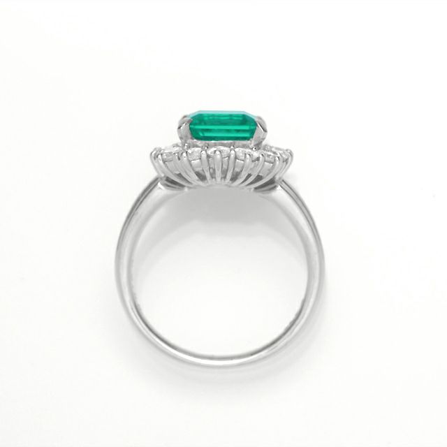 コロンビア産エメラルド2.47ctプラチナリングダイヤ0.95ct付(中央宝石研究所宝石鑑別書付)