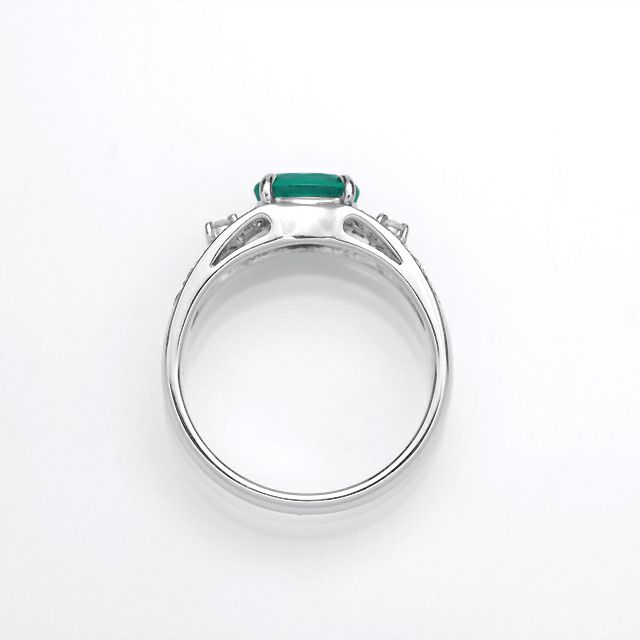 コロンビア産エメラルド0.86ctプラチナリングダイヤ0.21ct付(中央宝石研究所宝石鑑別書付)
