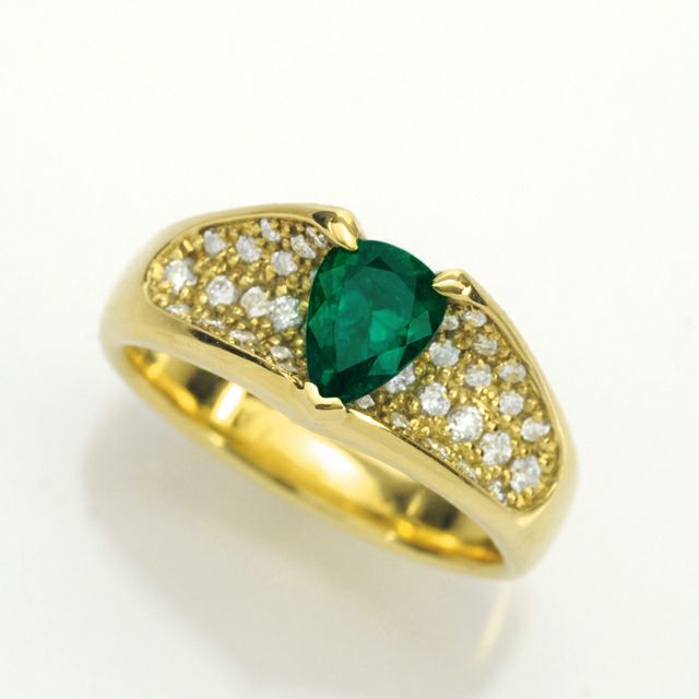 コロンビア産エメラルド0.72ctK18ゴールドリングダイヤ0.40ct付(中央宝石研究所宝石鑑別書付)