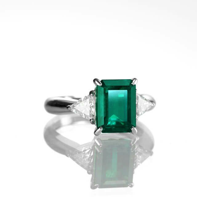 コロンビア産エメラルド2.83ctプラチナリングダイヤ0.66ct付(中央宝石研究所鑑別書付)