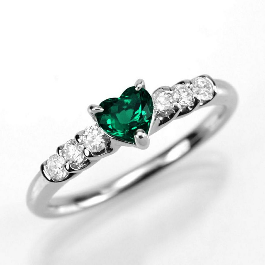コロンビア産無処理エメラルド(ノンオイル)0.38ctプラチナリングダイヤ0.24ct付(GRS宝石鑑別書付)