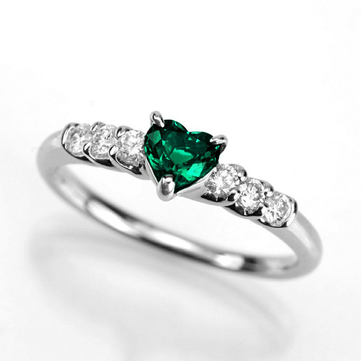 コロンビア産無処理エメラルド(ノンオイル)0.38ctプラチナリングダイヤ0.24ct付(GRS宝石鑑別書付)