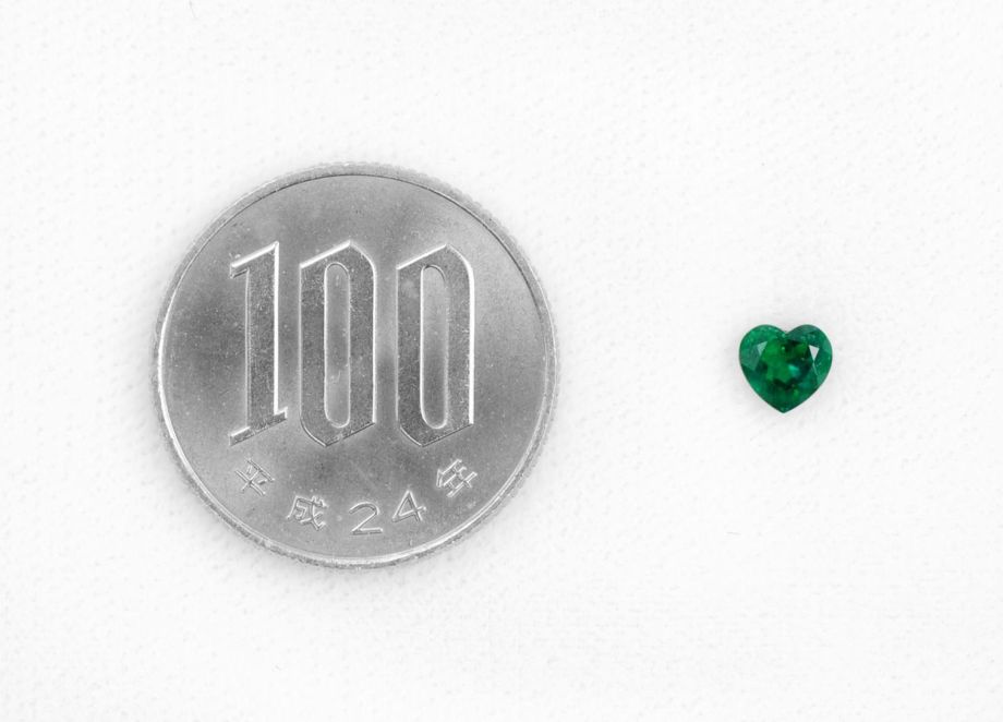 em2324 コロンビア産エメラルドハートカット0.53ct(中央宝石研究所宝石鑑別書付）