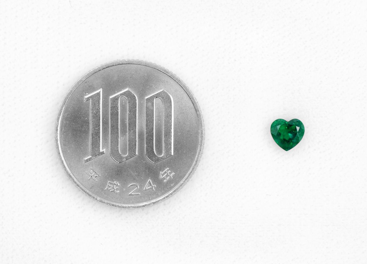 em2324 コロンビア産エメラルドハートカット0.53ct(中央宝石研究所宝石鑑別書付）
