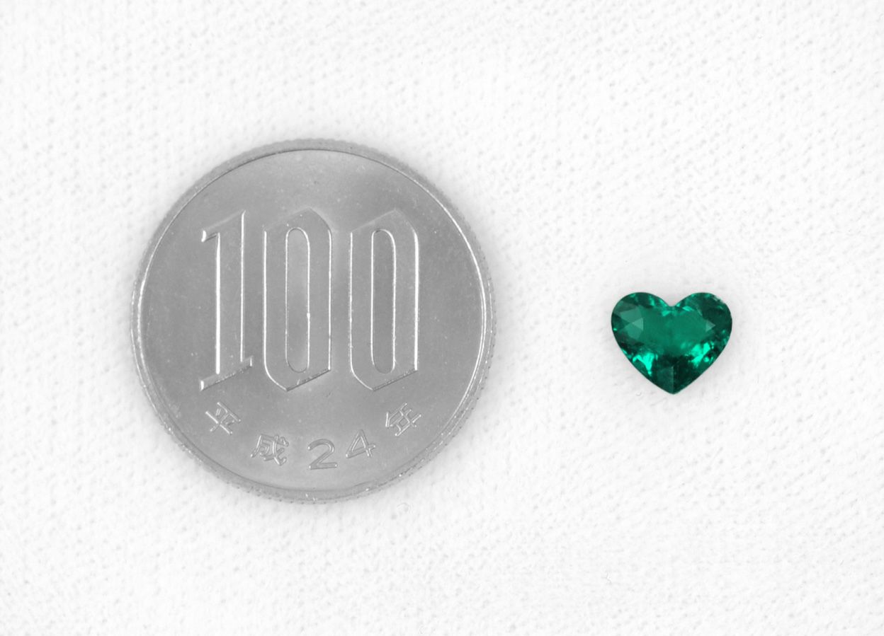 コロンビア産ムゾー鉱山無処理エメラルド(ノンオイル)0.89ct(GUBELIN宝石鑑別書付)