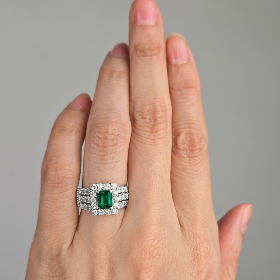 コロンビア産無処理エメラルド(ノンオイル)0.79ctプラチナリングダイヤ1.29ct付(GIA宝石鑑別書付)