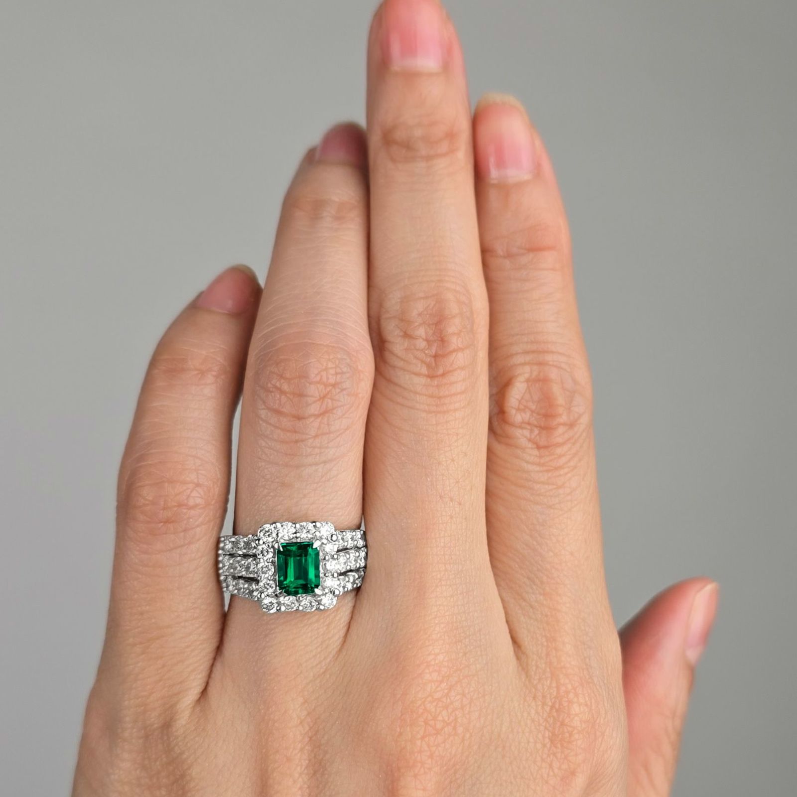 コロンビア産無処理エメラルド(ノンオイル)0.79ctプラチナリングダイヤ1.29ct付(GIA宝石鑑別書付)