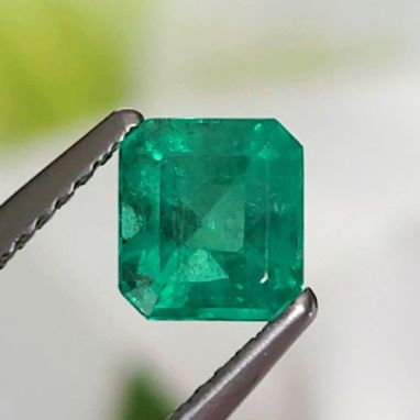 コロンビア産チボール鉱山エメラルド1.30ct(中央宝石研究所宝石鑑別書付)-