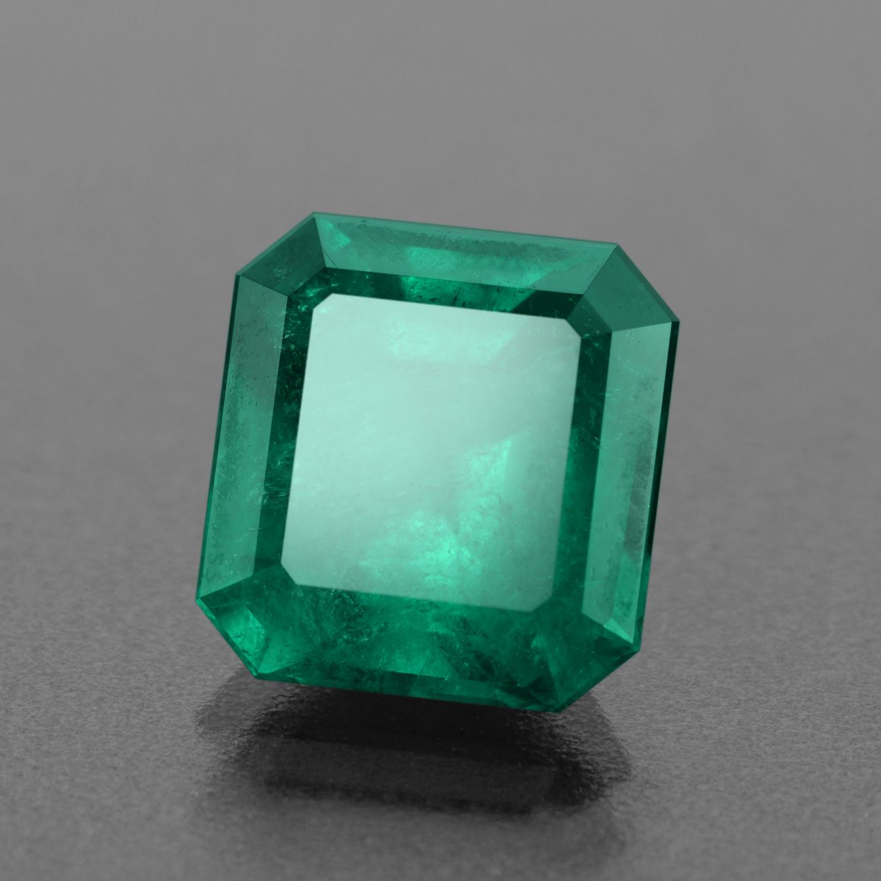 大人気得価5724SS新品≪Emerald≫ 超希少!コロンビア産 超特大トラピッチェエメラルド 21.807ct!! 極上ダイヤ K18WG 超高級リング エメラルド