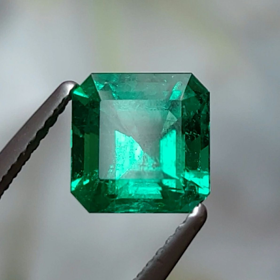 エメラルド2.001ct ルース　ソーティング付き エメラルド2.001ct ルース ソーティング付き