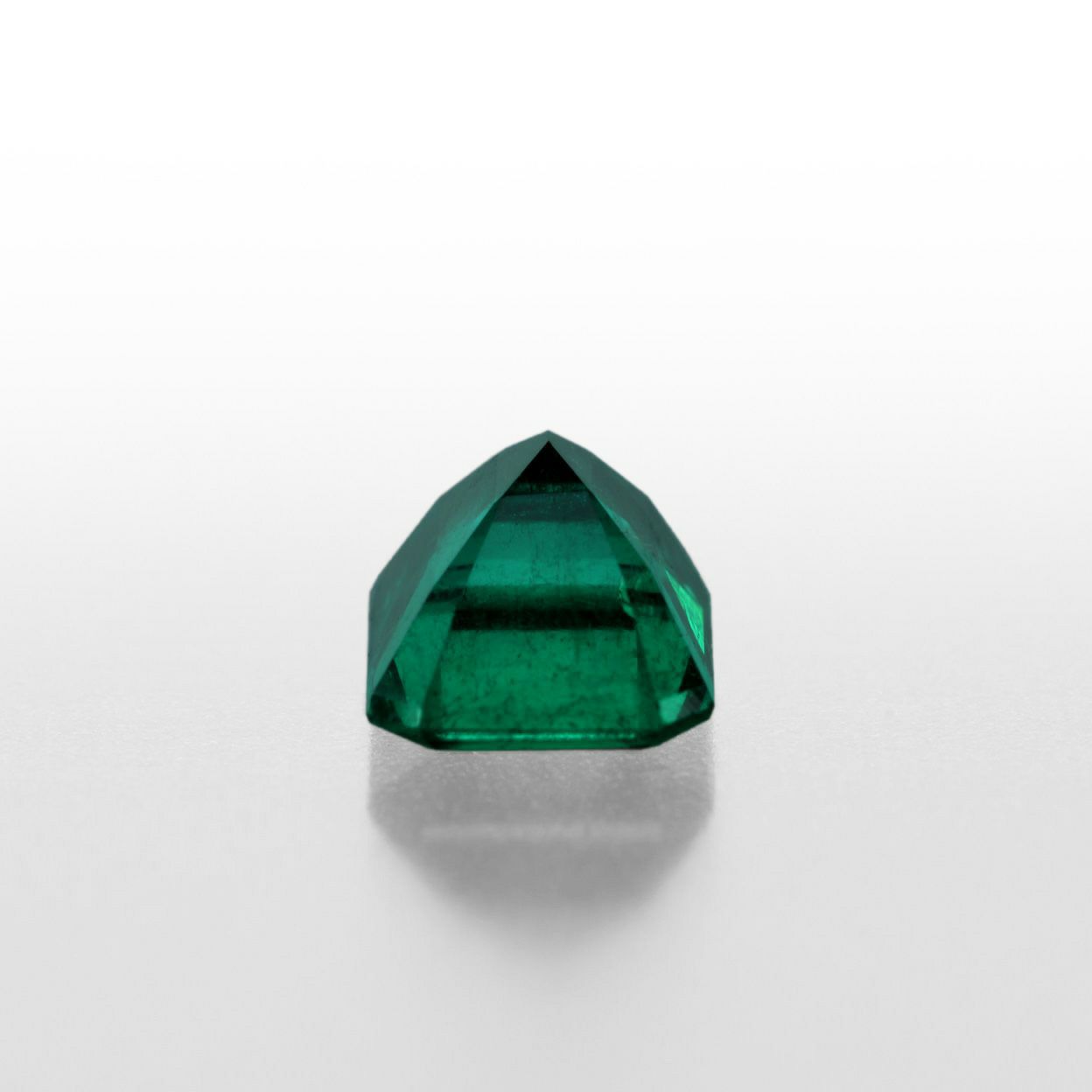 コロンビア産ムゾー鉱山エメラルド1.54ct(GRS宝石鑑別書付)【Muzo Green】【Old Mine】