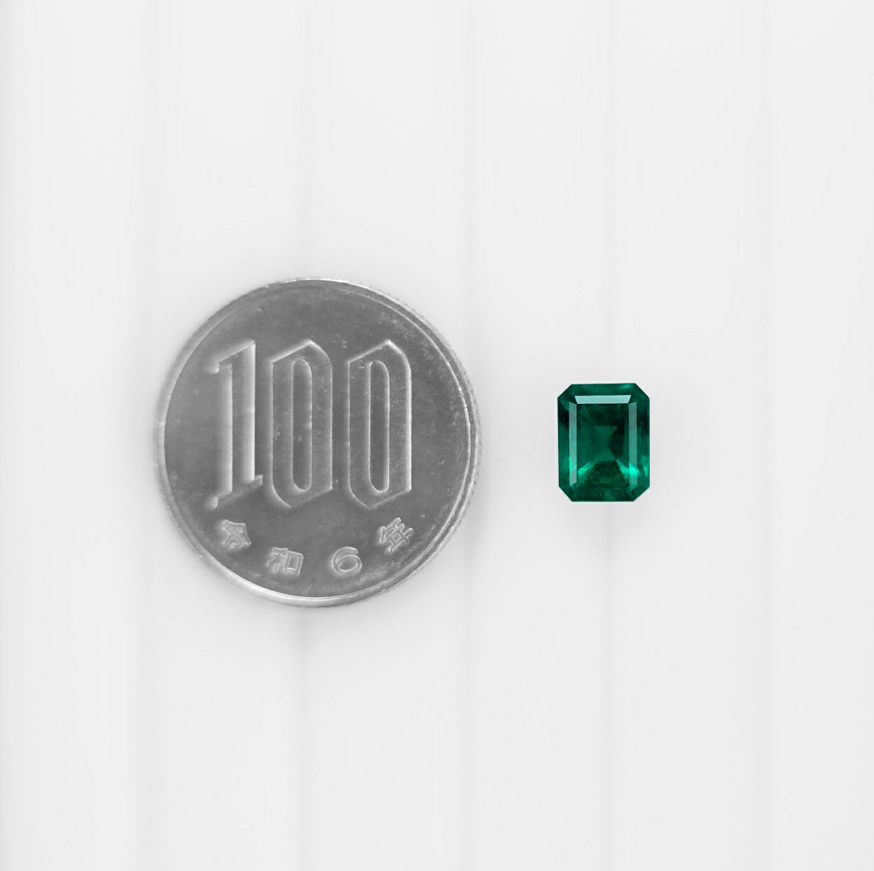 コロンビア産ムゾー鉱山エメラルド1.54ct(GRS宝石鑑別書付)【Muzo Green】【Old Mine】