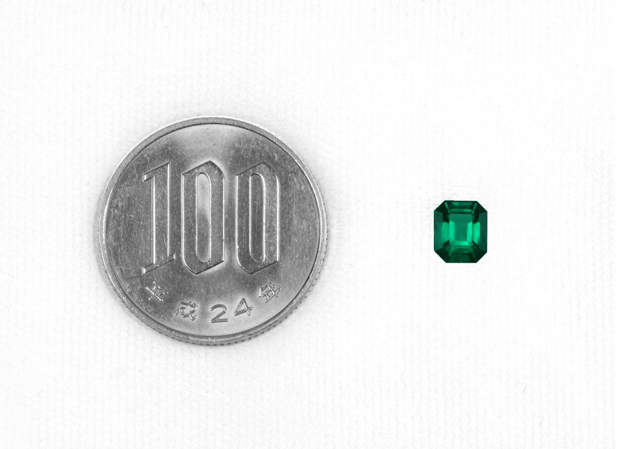 コロンビア産ムゾー鉱山無処理エメラルド(ノンオイル)0.75ct(GIA宝石鑑定書 GUBELIN宝石鑑別書付)