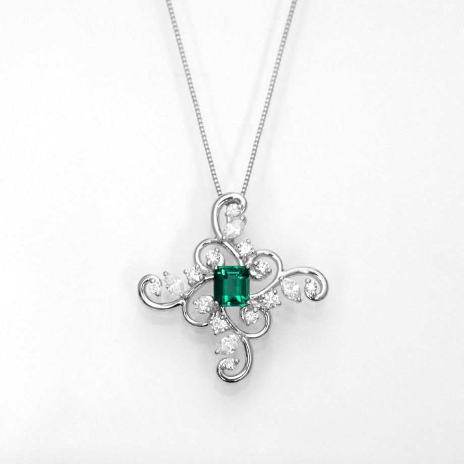 コロンビア産無処理エメラルド(ノンオイル)0.487ctプラチナネックレスダイヤ0.54ct(中央宝石研究所宝石鑑別書付 )