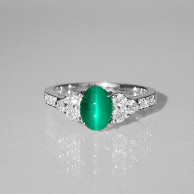コロンビア産エメラルドキャッツアイ1.18ctK18ホワイトゴールドリングダイヤ0.41ct付(GRS宝石鑑別書付)