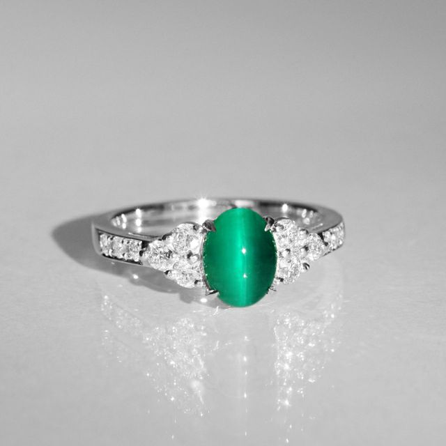コロンビア産エメラルドキャッツアイ1.18ctK18ホワイトゴールドリングダイヤ0.41ct付(GRS宝石鑑別書付)