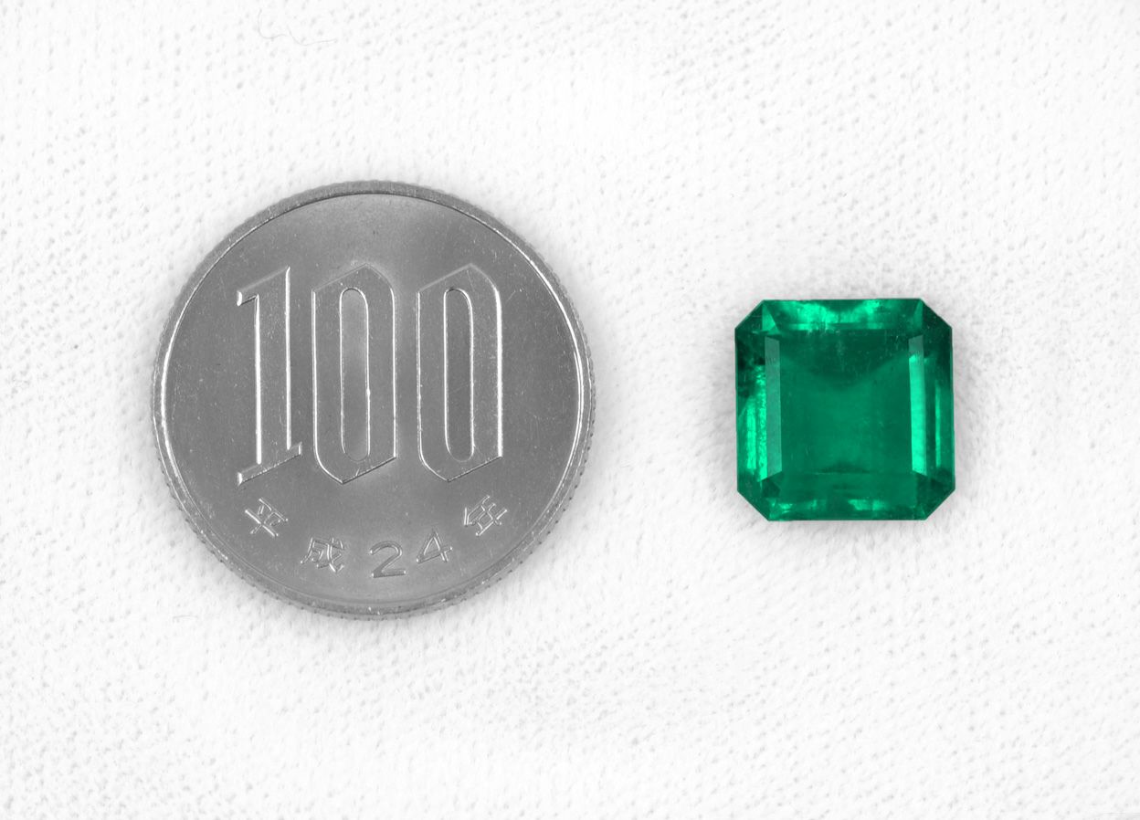 コロンビア産ムゾー鉱山エメラルド6.02ct(GIA宝石鑑別書付)【F1】