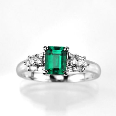 コロンビア産ムゾー鉱山エメラルド0.62ctプラチナリングダイヤ0.19ct付(中央宝石研究所宝石鑑別書付)