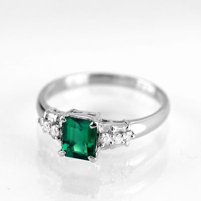 コロンビア産ムゾー鉱山エメラルド0.62ctプラチナリングダイヤ0.19ct付(中央宝石研究所宝石鑑別書付)