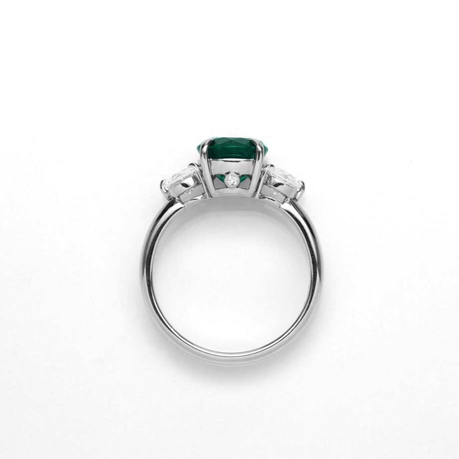 コロンビア産エメラルド1.756ctプラチナリングダイヤ0.62ct付(中央宝石研究所宝石鑑別書付)