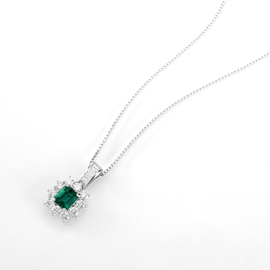 コロンビア産エメラルド0.846ctプラチナネックレスダイヤ0.91ct付(中央宝石研究所宝石鑑別書付)
