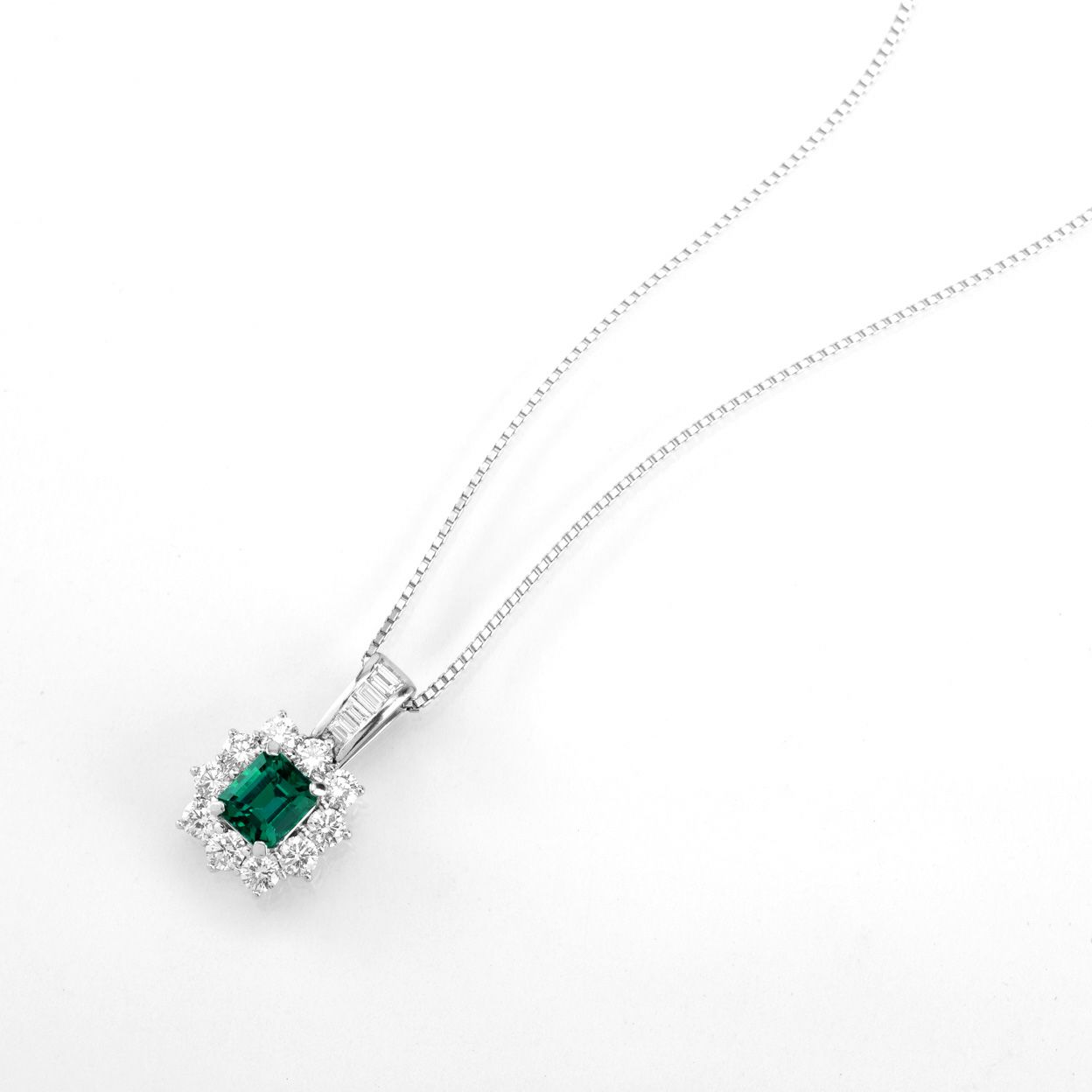 コロンビア産エメラルド0.846ctプラチナネックレスダイヤ0.91ct付(中央宝石研究所宝石鑑別書付)