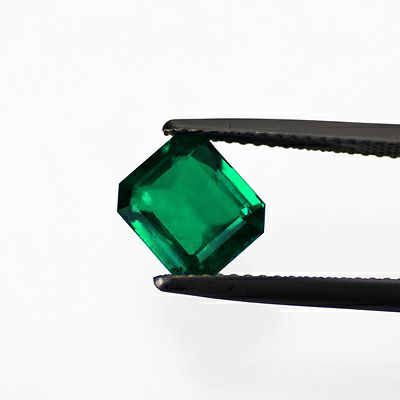 コロンビア産ムゾー鉱山エメラルド1.54ct(中央宝石研究所宝石鑑別書付)