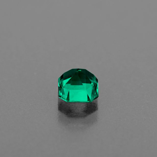 コロンビア産無処理エメラルド(ノンオイル)0.45ct(GIA宝石鑑別書付)