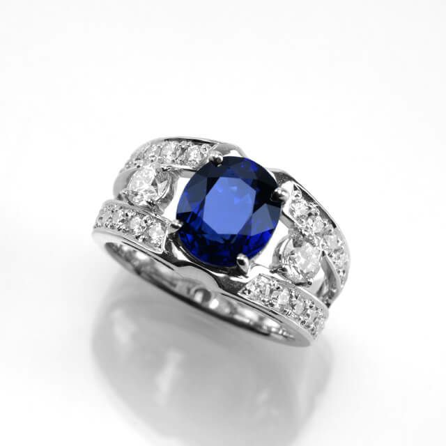ブルーサファイア2.715ctプラチナリングダイヤ0.426ct0.50ct付(中央 
