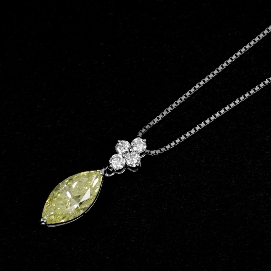 em9023 イエローダイアモンド3.227ct VERY LIGHT YELLOW プラチナネックレスダイヤ0.35ct付(中央宝石研究所宝石鑑別書付)