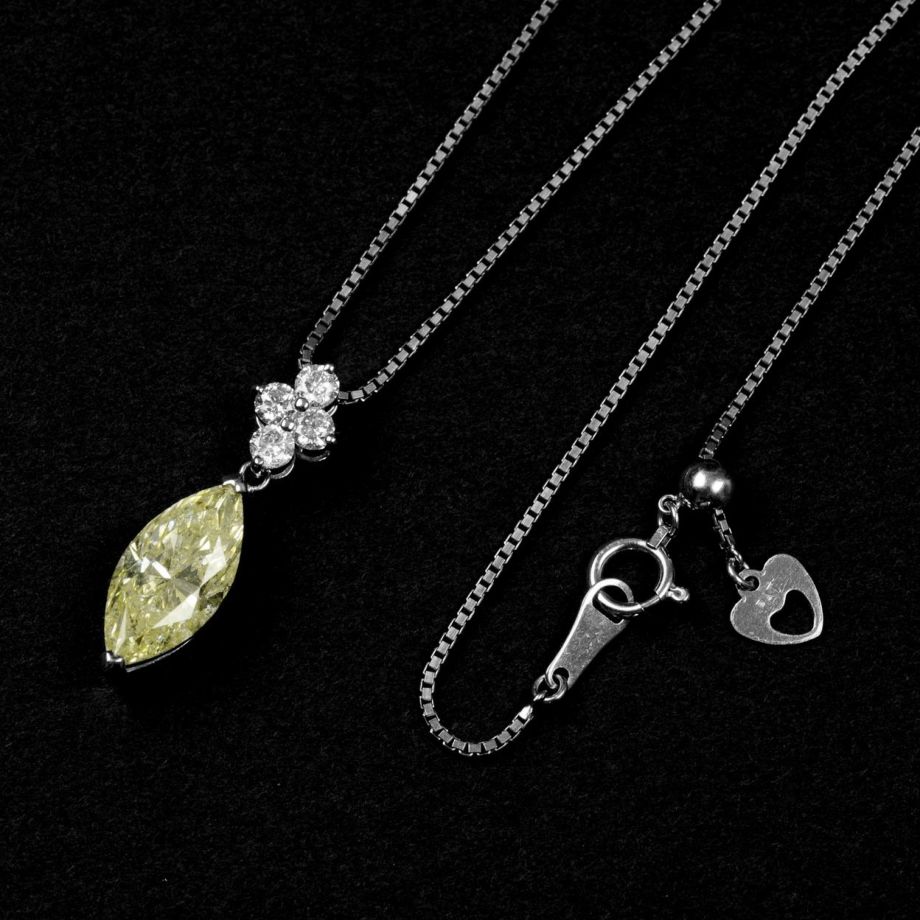 em9023 イエローダイアモンド3.227ct VERY LIGHT YELLOW プラチナネックレスダイヤ0.35ct付(中央宝石研究所宝石鑑別書付)