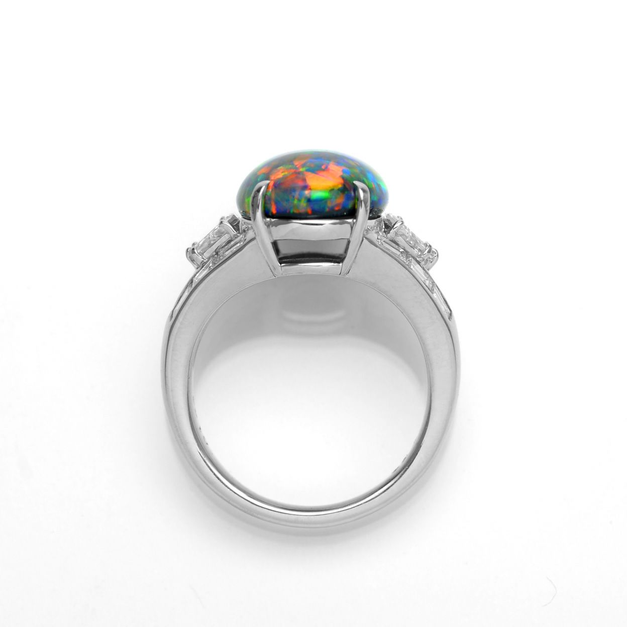 ブラックオパール5.63ctプラチナリングダイヤ1.44ct付(GRS宝石鑑別書付  