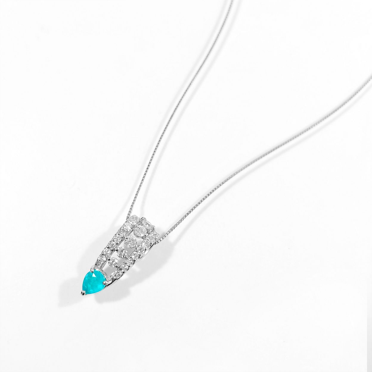 ブラジル産バターリャ鉱山パライバトルマリン0.363ct プラチナネックレス ダイヤ0.43ct付 (中央宝石研究所パライバ分析レポート付宝石鑑別書付)