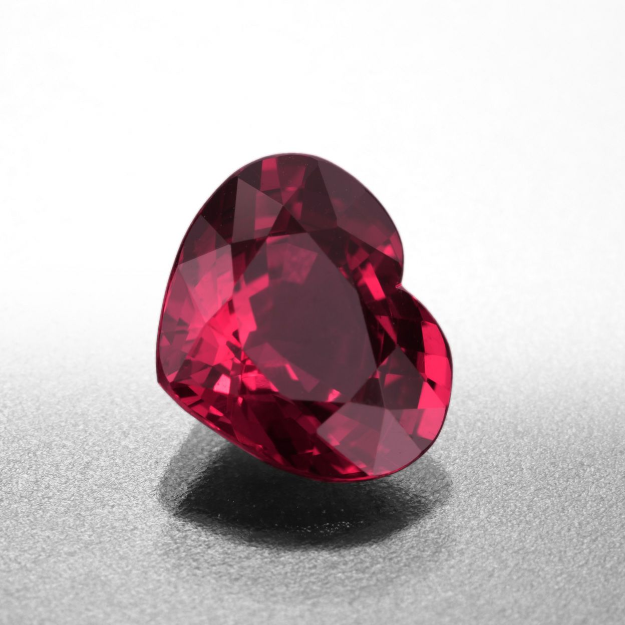モザンビーク産非加熱ルビー2.03ct(GRS宝石鑑別書付) | ユアエメラルド