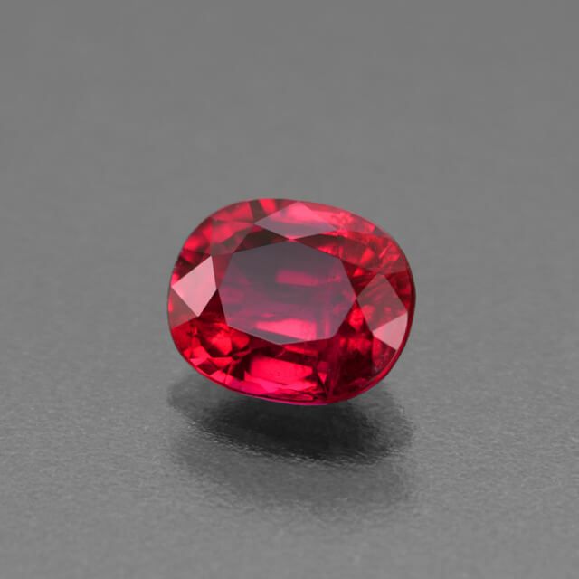 ミャンマー産非加熱ピジョンブラッドルビー0.69ct(GRS宝石鑑別書付)