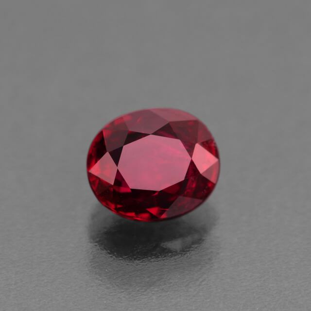 ミャンマー産非加熱ピジョンブラッドルビー0.66ct(GRS宝石鑑別書付)