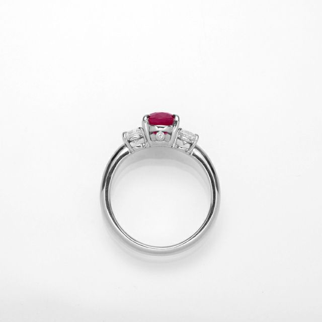 ルビー1.940ctプラチナリングダイヤ0.61ct付(中央宝石研究所鑑別書付