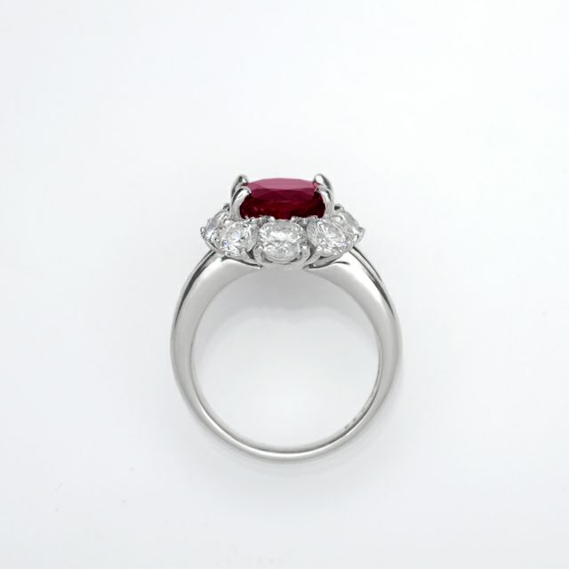 em5089 モザンビーク産非加熱ピジョンブラッドルビー4.00ctプラチナリングダイヤ2.43ct付(GEM RESEARCH SWISSLABモザンビーク産非加熱ピジョンブラッドルビー宝石鑑別書付)