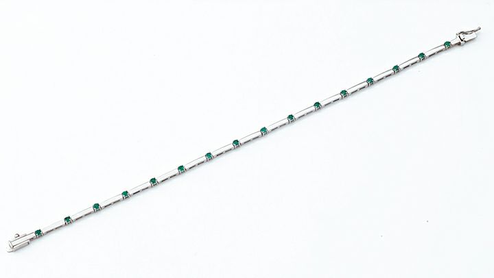 エメラルド0.539ctK18ホワイトゴールドブレスレット(中央宝石研究所宝石鑑別書付)