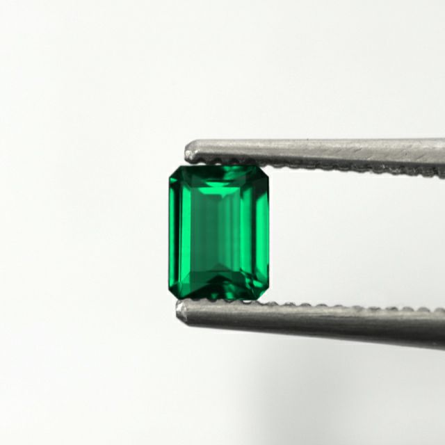 コロンビア産ムゾー鉱山無処理エメラルド(ノンオイル)0.31ct(GIA宝石鑑別書付)