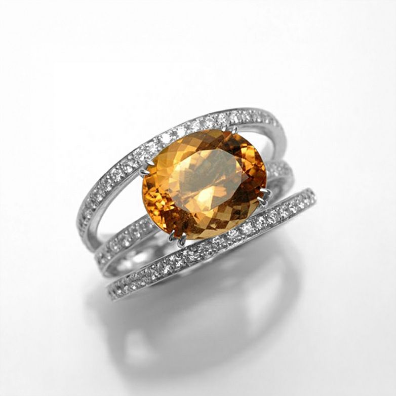 インペリアルトパーズ4.53ctホワイトゴールドリングダイヤ0.57ct付(中央宝石研究所宝石鑑別書付)