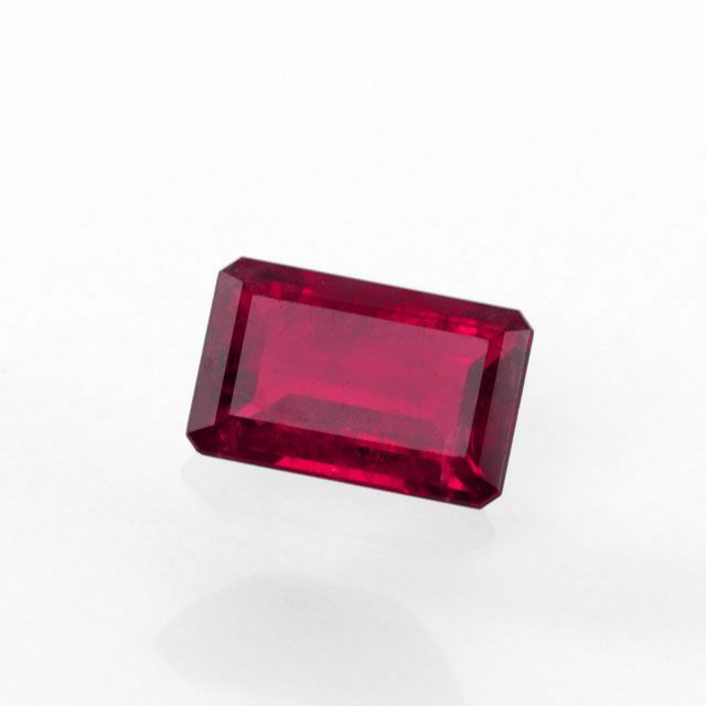 レッドベリル0.86ct(GIA USA宝石鑑別書付)