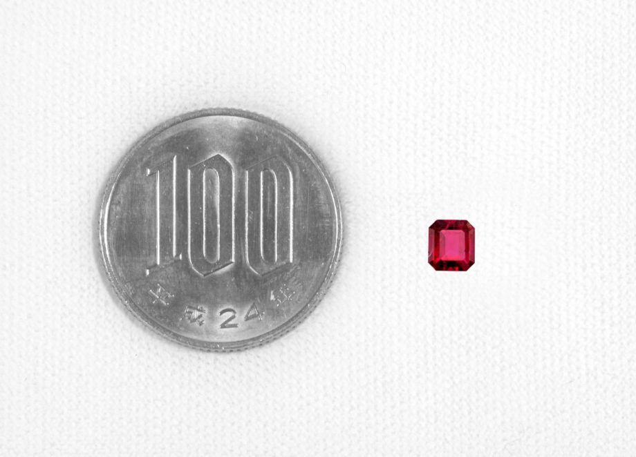 レッドベリル0.39ct(GIA宝石鑑別書付) | ユアエメラルド