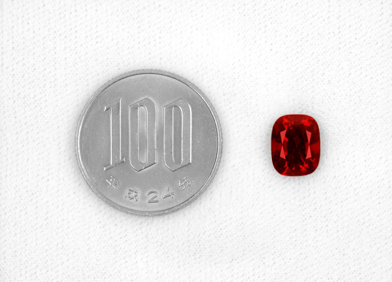 レッドスピネル3.33ct(中央宝石研究所宝石ソーティング付)