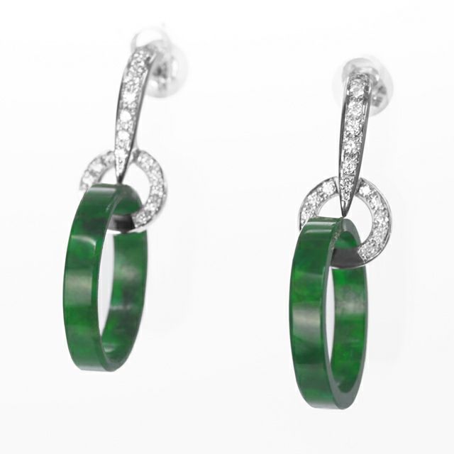 ひすい3.19ct3.31ctホワイトゴールドピアスダイヤ0.24ct付(中央宝石研究所宝石鑑別書付)